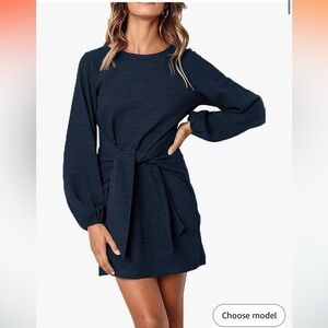 BNWT - size large color navy